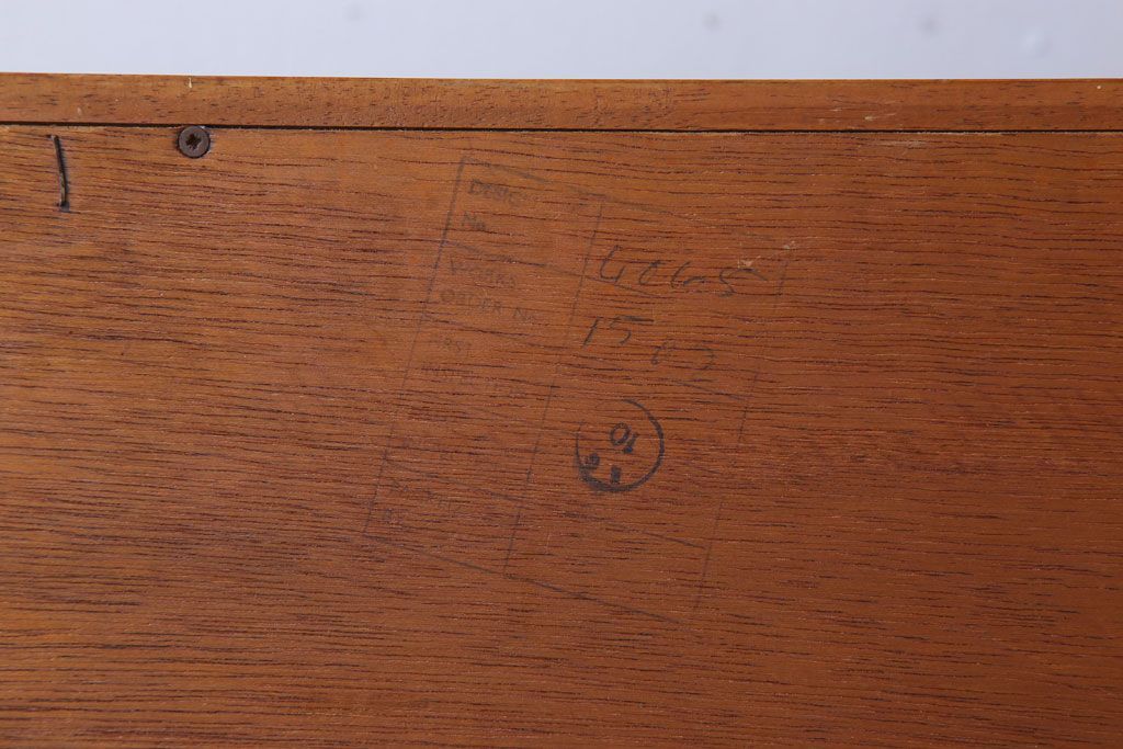 ヴィンテージ家具　G-PLAN 北欧ビンテージ　チーク材製サイドボード(サイドキャビネット)