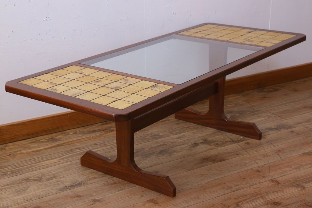 ヴィンテージ家具　G-PLAN 北欧ビンテージ　タイル・ガラス入りセンターテーブル
