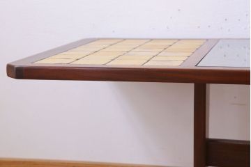 ヴィンテージ家具　G-PLAN 北欧ビンテージ　タイル・ガラス入りセンターテーブル