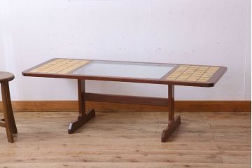ヴィンテージ家具　G-PLAN 北欧ビンテージ　タイル・ガラス入りセンターテーブル