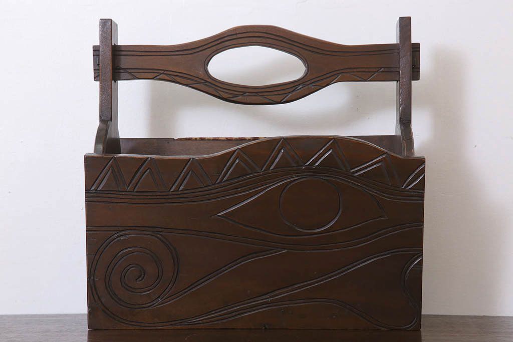 アンティーク雑貨　和製アンティーク　古い木の彫刻入りマガジンラック