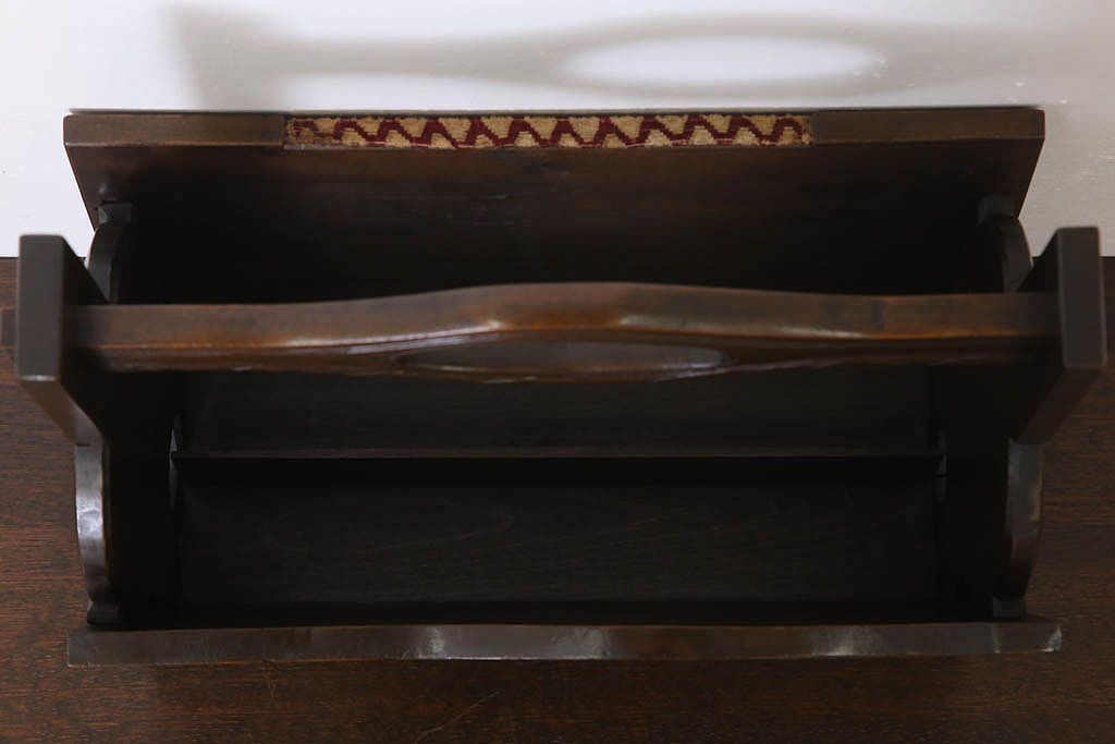 アンティーク雑貨　和製アンティーク　古い木の彫刻入りマガジンラック