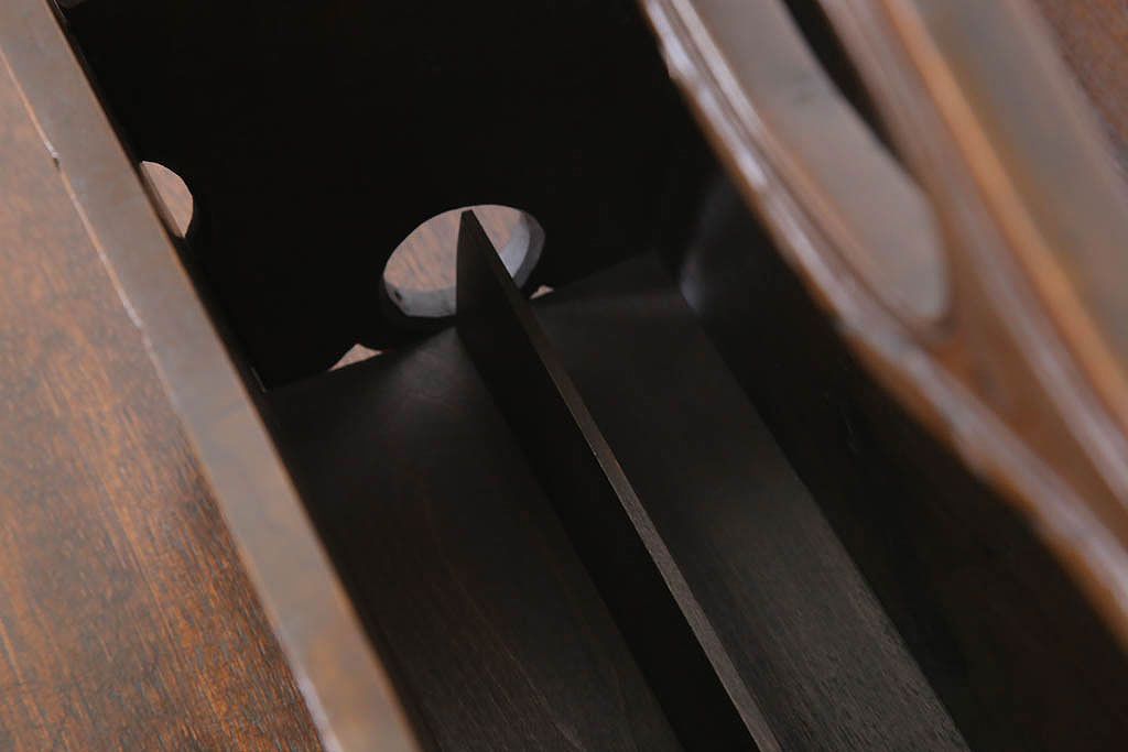 アンティーク雑貨　和製アンティーク　古い木の彫刻入りマガジンラック