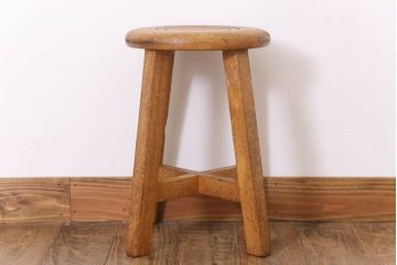 アンティーク家具　ラワン材製　和製アンティークのシンプルな丸スツール(1)