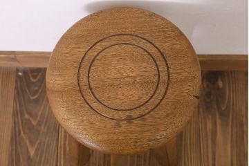 アンティーク家具　ラワン材製　和製アンティークのシンプルな丸スツール(1)