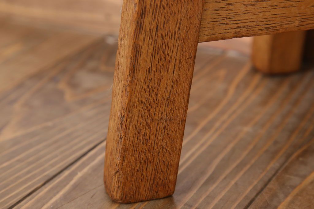 アンティーク家具　ラワン材製　和製アンティークのシンプルな丸スツール(1)