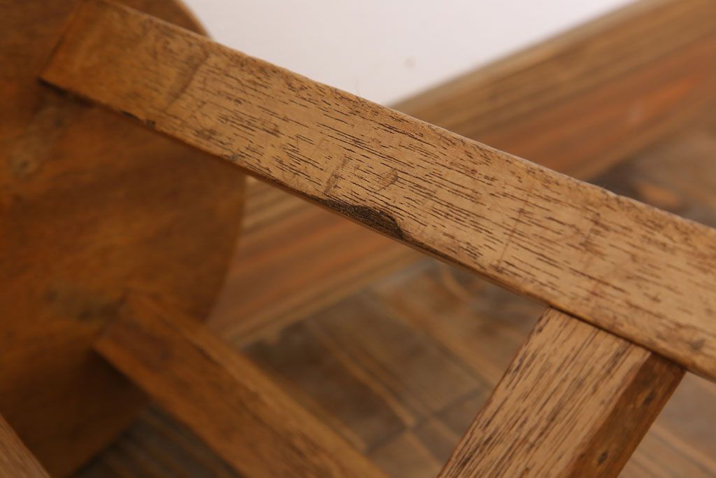 アンティーク家具　ラワン材製　和製アンティークのシンプルな丸スツール(1)