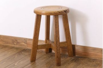 アンティーク家具　ラワン材製　和製アンティークのシンプルな丸スツール(2)