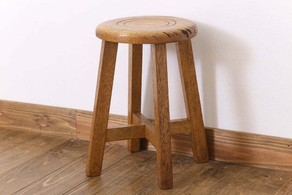 アンティーク家具　ラワン材製　和製アンティークのシンプルな丸スツール(2)
