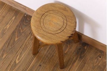 アンティーク家具　ラワン材製　和製アンティークのシンプルな丸スツール(2)