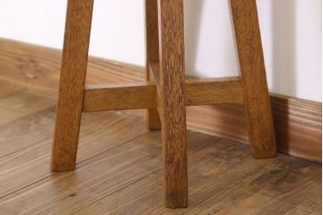 アンティーク家具　ラワン材製　和製アンティークのシンプルな丸スツール(2)