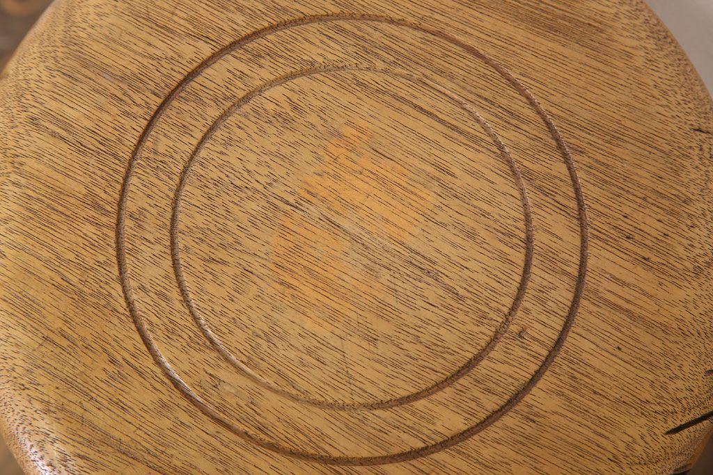 アンティーク家具　ラワン材製　和製アンティークのシンプルな丸スツール(2)