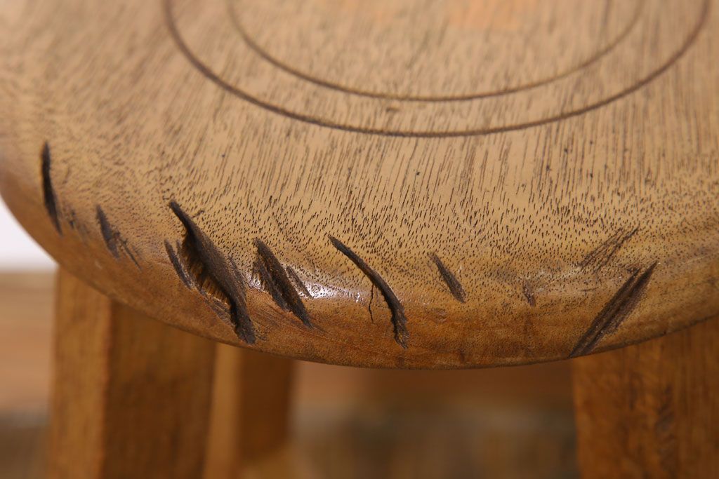 アンティーク家具　ラワン材製　和製アンティークのシンプルな丸スツール(2)