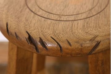 アンティーク家具　ラワン材製　和製アンティークのシンプルな丸スツール(2)