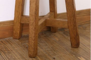 アンティーク家具　ラワン材製　和製アンティークのシンプルな丸スツール(2)