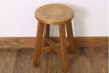 アンティーク家具　ラワン材製　和製アンティークのシンプルな丸スツール(2)
