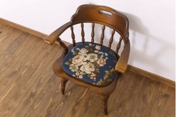 中古美品　飛騨産業　キツツキマーク　クッション付きビンテージアームチェア(1)