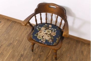 中古美品　飛騨産業　キツツキマーク　クッション付きビンテージアームチェア(3)