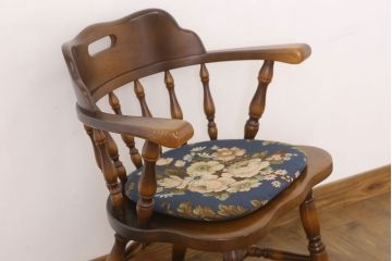 中古美品　飛騨産業　キツツキマーク　クッション付きビンテージアームチェア(3)