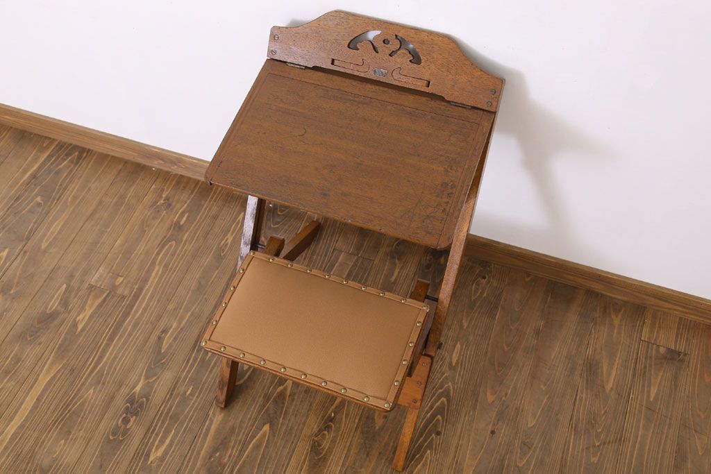 アンティーク家具　和製アンティーク　古い木製のリーディングデスク(折りたたみ式学習机)(1)
