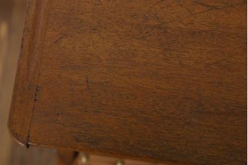 アンティーク家具　和製アンティーク　古い木製のリーディングデスク(折りたたみ式学習机)(1)