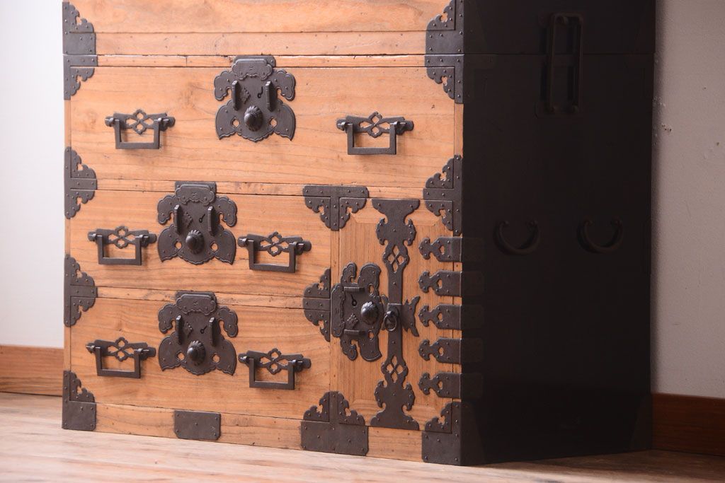 アンティーク家具　古民具・骨董　明治期　五丁引き　アンティーク庄内箪笥