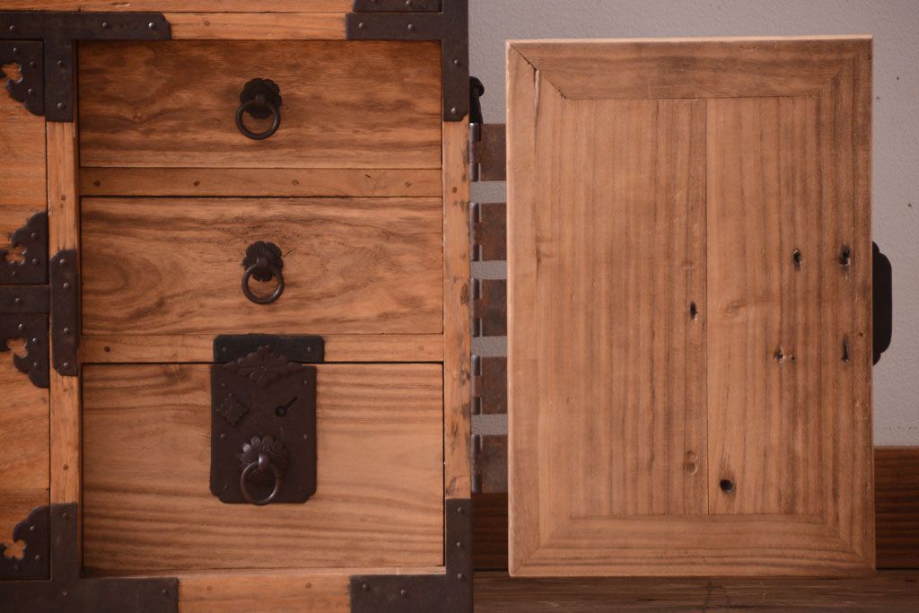 アンティーク家具　古民具・骨董　明治期　五丁引き　アンティーク庄内箪笥