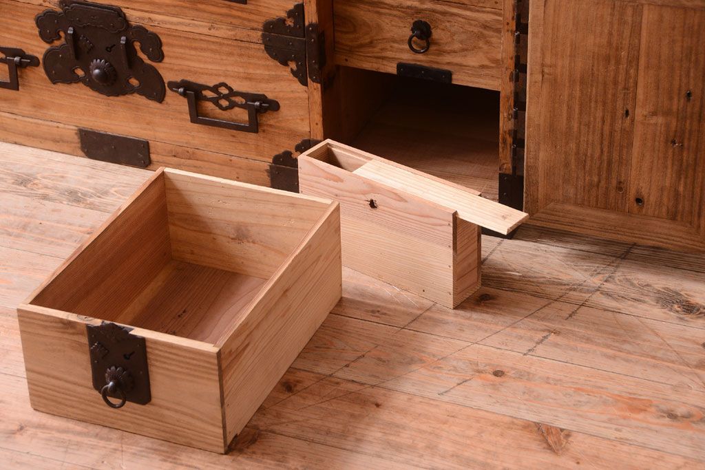 アンティーク家具　古民具・骨董　明治期　五丁引き　アンティーク庄内箪笥