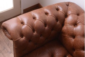 ヴィンテージ家具　イギリスビンテージ　本革製　ディスティンクティブ チェスターフィールドソファ