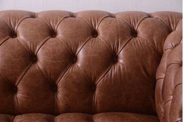 ヴィンテージ家具　イギリスビンテージ　本革製　ディスティンクティブ チェスターフィールドソファ
