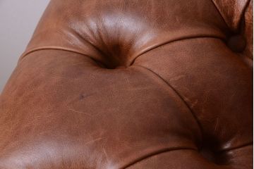 ヴィンテージ家具　イギリスビンテージ　本革製　ディスティンクティブ チェスターフィールドソファ
