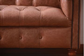 ヴィンテージ家具　イギリスビンテージ　本革製　ディスティンクティブ チェスターフィールドソファ