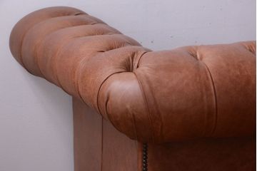 ヴィンテージ家具　イギリスビンテージ　本革製　ディスティンクティブ チェスターフィールドソファ
