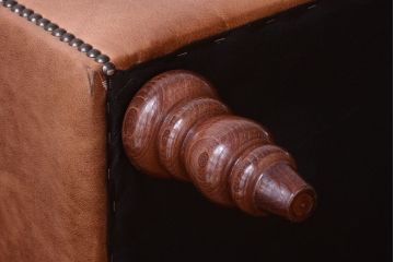 ヴィンテージ家具　イギリスビンテージ　本革製　ディスティンクティブ チェスターフィールドソファ