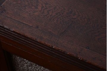 アンティーク家具　ダイヤガラス入り　大正ロマン　古いナラ材製のアンティーク食器棚(戸棚)