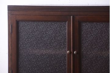 アンティーク家具　ダイヤガラス入り　大正ロマン　古いナラ材製のアンティーク食器棚(戸棚)