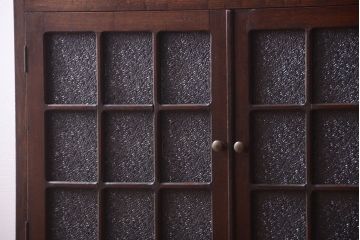 アンティーク家具　ダイヤガラス入り　大正ロマン　古いナラ材製のアンティーク食器棚(戸棚)