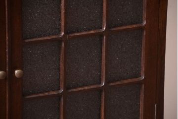 アンティーク家具　ダイヤガラス入り　大正ロマン　古いナラ材製のアンティーク食器棚(戸棚)