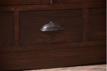 アンティーク家具　ダイヤガラス入り　大正ロマン　古いナラ材製のアンティーク食器棚(戸棚)