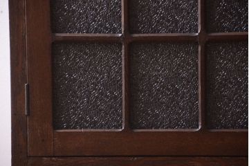 アンティーク家具　ダイヤガラス入り　大正ロマン　古いナラ材製のアンティーク食器棚(戸棚)