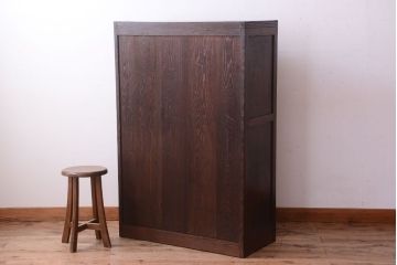 アンティーク家具　ダイヤガラス入り　大正ロマン　古いナラ材製のアンティーク食器棚(戸棚)