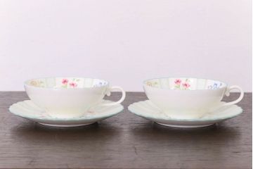 中古　ノリタケ(Noritake)　FLOROLA(フローローラ)　花柄　カップ&ソーサー2脚セット(洋食器)