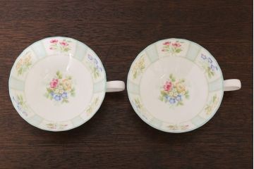中古　ノリタケ(Noritake)　FLOROLA(フローローラ)　花柄　カップ&ソーサー2脚セット(洋食器)