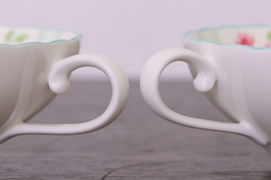 中古　ノリタケ(Noritake)　FLOROLA(フローローラ)　花柄　カップ&ソーサー2脚セット(洋食器)