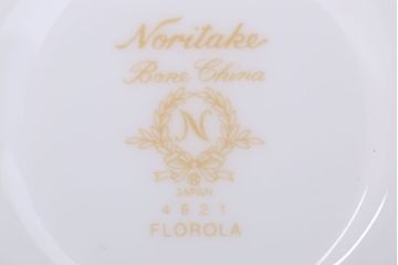 中古　ノリタケ(Noritake)　FLOROLA(フローローラ)　花柄　カップ&ソーサー2脚セット(洋食器)