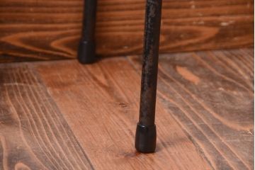アンティーク家具　シンプルな鉄脚サイドテーブル(1)
