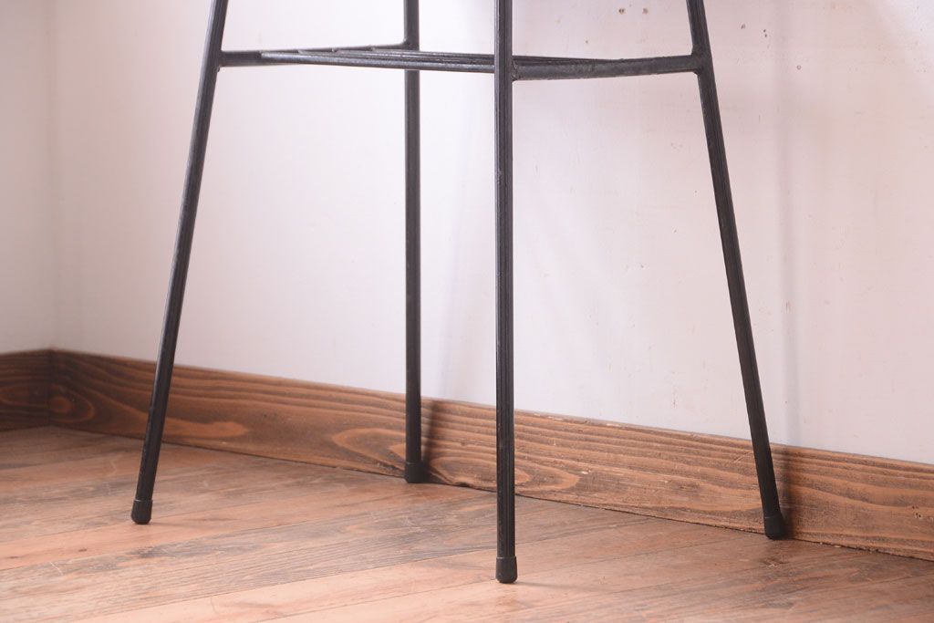 アンティーク家具　シンプルな鉄脚サイドテーブル(2)