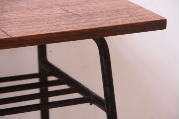 アンティーク家具　シンプルな鉄脚サイドテーブル(2)