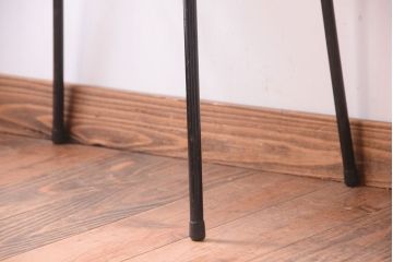 アンティーク家具　シンプルな鉄脚サイドテーブル(2)