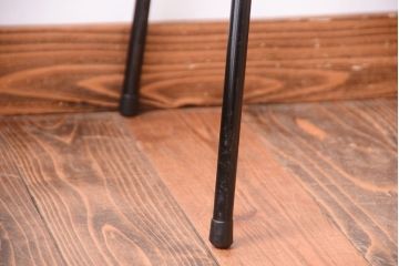 アンティーク家具　シンプルな鉄脚サイドテーブル(2)